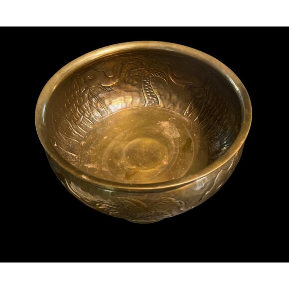 Vtg Lacquered Brass Pedestal Bowl Made In India  Etched Elephants Palm Trees - Picture 4 of 7
